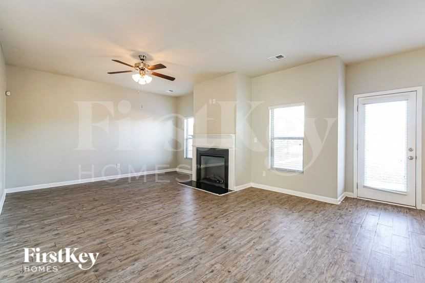 1513 Culpepper Ln - Photo 4 of 16