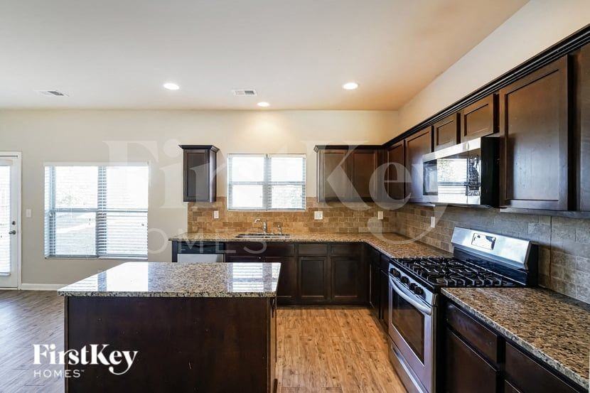 1513 Culpepper Ln - Photo 7 of 16