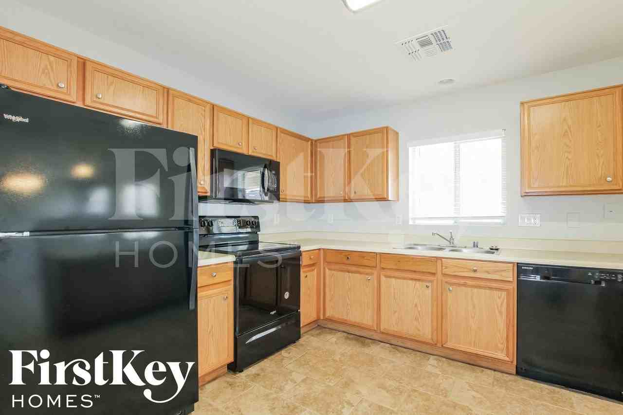 12521 W Ash St - Photo 6 of 15