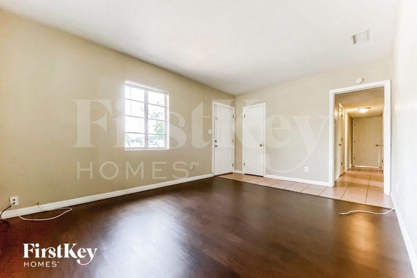 1240 Stockton Dr - Photo 2 of 15