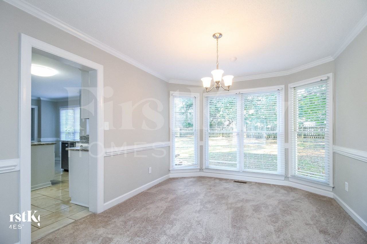 10 Country Woods Ct - Photo 6 of 15