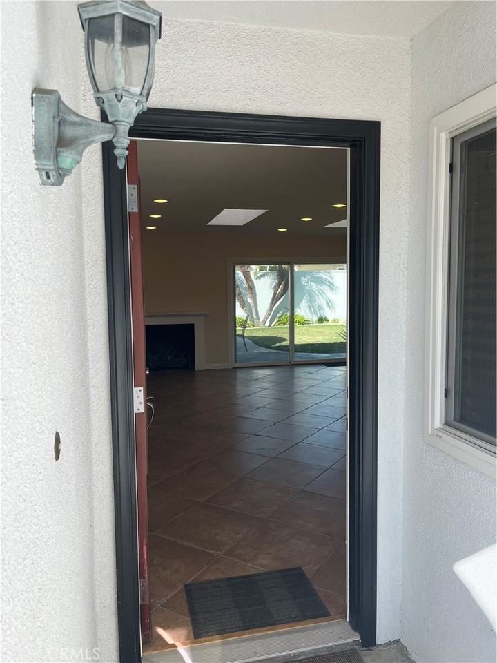 20935 Divonne Dr - Photo 4 of 32