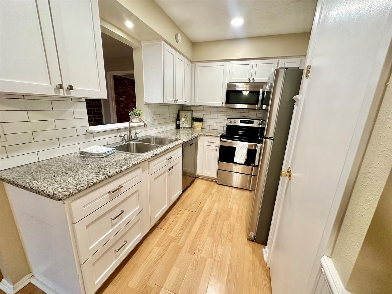 3758 Laura Leigh Dr - Photo 3 of 13