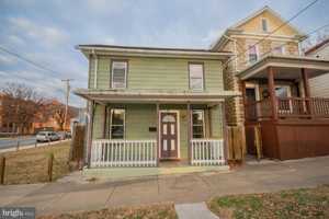 featured image of 329 S Maple Ave