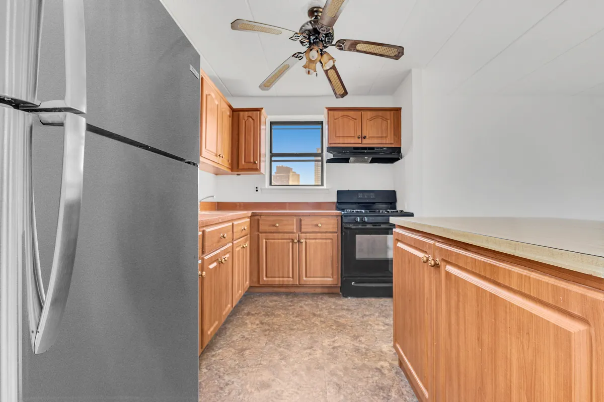 442 Clermont Ave #H - Photo 2 of 2