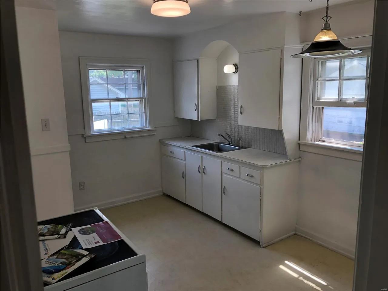 1105 Veterans Pkwy - Photo 3 of 12