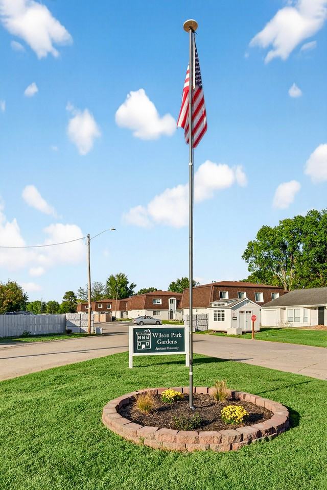 2713 Center St #C - Photo 4 of 18