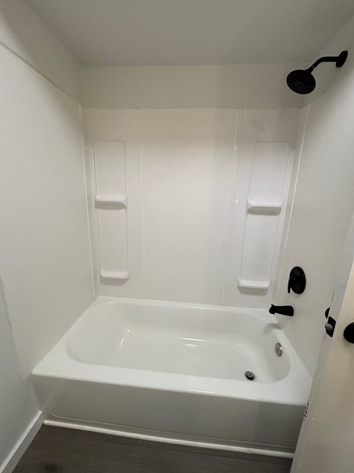 2713 Center St #C - Photo 5 of 18