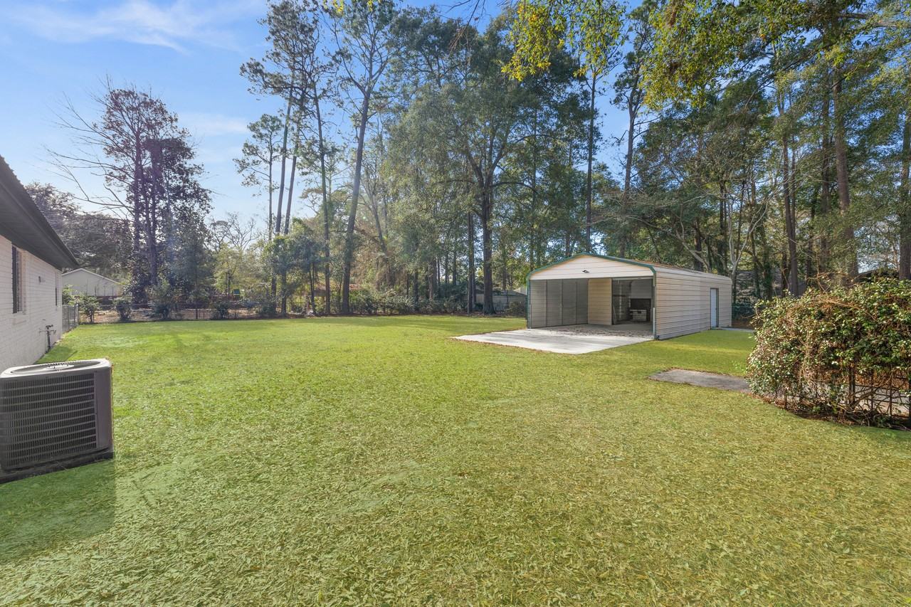 351 Queens Way - Photo 6 of 19