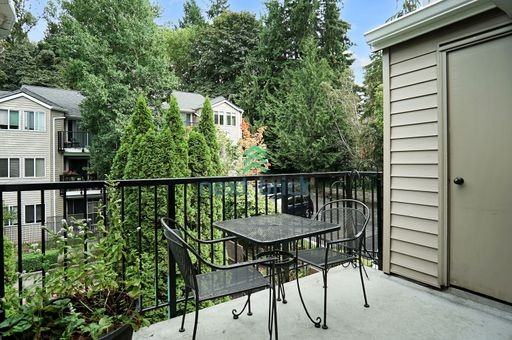 12040 100th Ave Ne - Photo 3 of 18