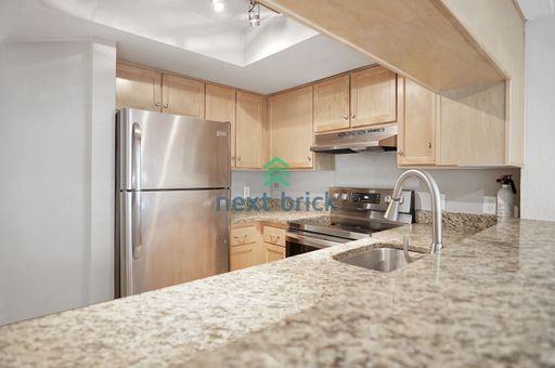 12040 100th Ave Ne - Photo 5 of 18