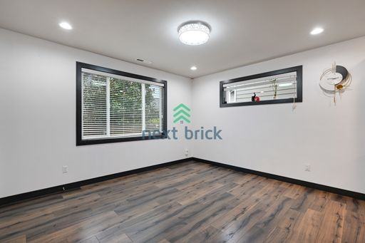 19415 Meridian Ave S - Photo 6 of 23