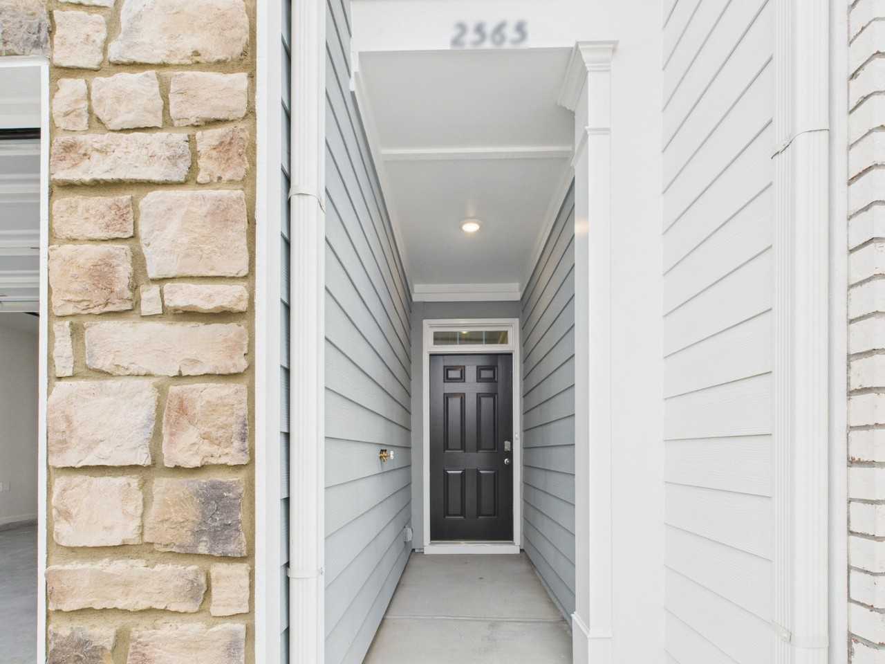 2565 Poppy Ct - Photo 2 of 32