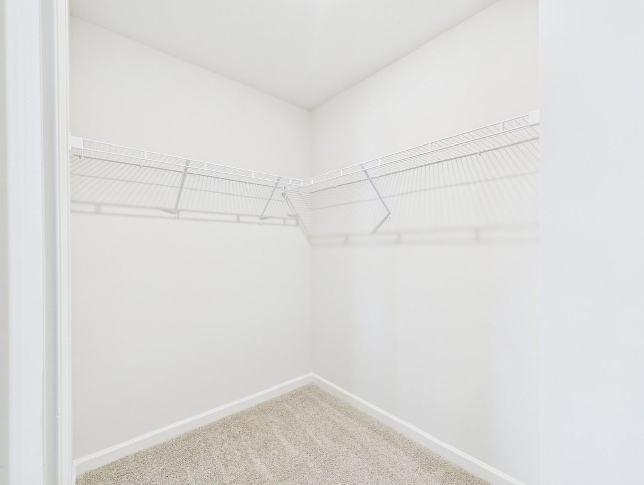 2565 Poppy Ct - Photo 4 of 32