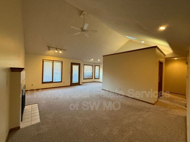 4060 S Ferguson Ave - Photo 2 of 11