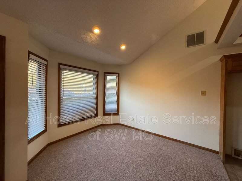 4060 S Ferguson Ave - Photo 3 of 11