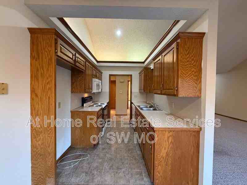 4060 S Ferguson Ave - Photo 4 of 11