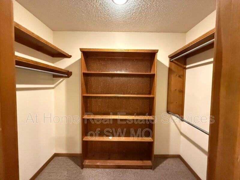 4060 S Ferguson Ave - Photo 7 of 11