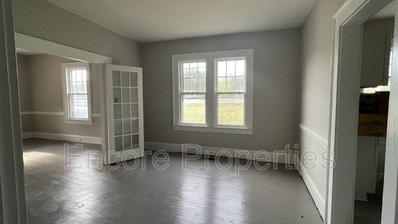 705 Rhem St - Photo 2 of 16