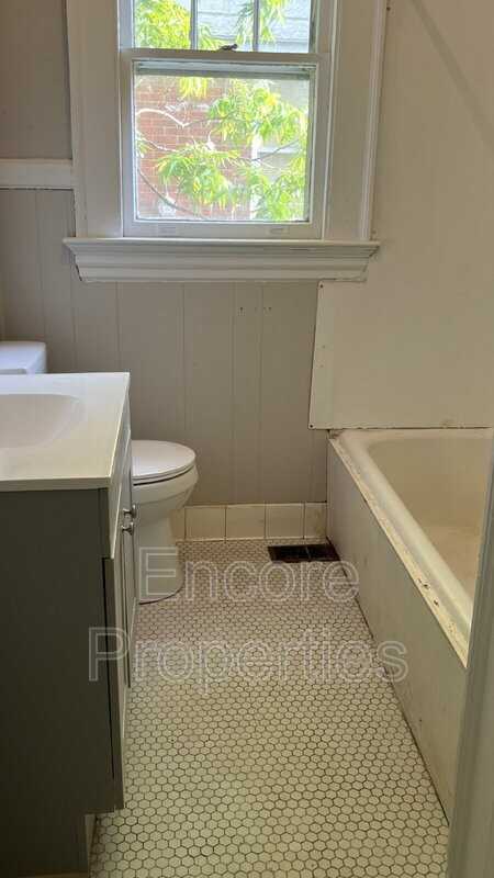 705 Rhem St - Photo 4 of 16