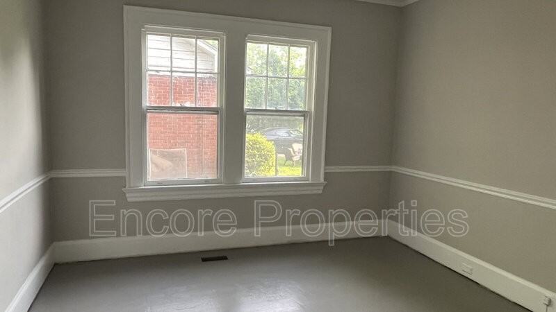 705 Rhem St - Photo 5 of 16