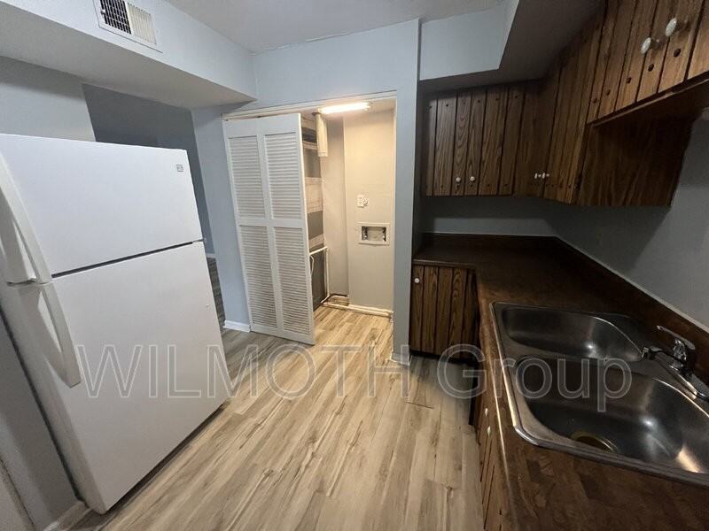 1320 Millerwood Dr #3 - Photo 4 of 11