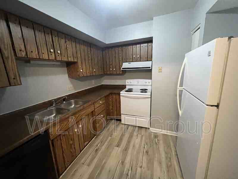 1320 Millerwood Dr #3 - Photo 5 of 11