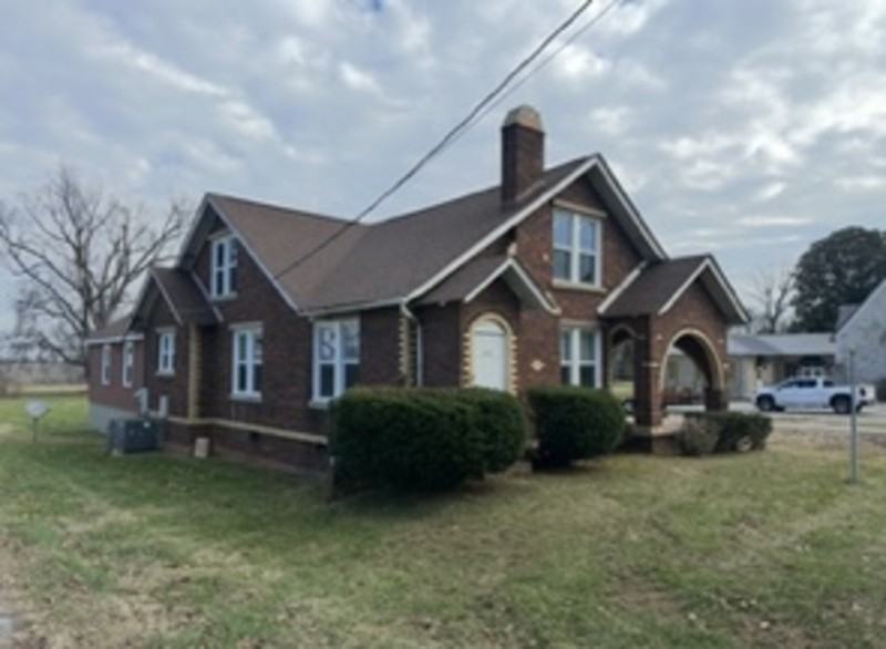 406 N Main St - Photo 3 of 6