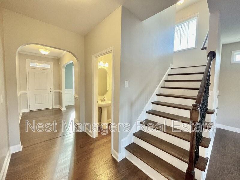 211 Executive Dr - Photo 7 of 42