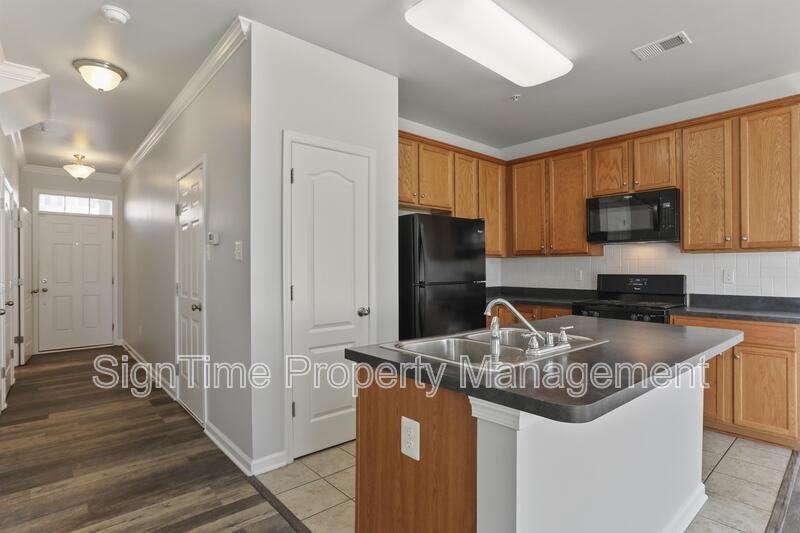 18234 Hurricane Ct - Photo 7 of 37