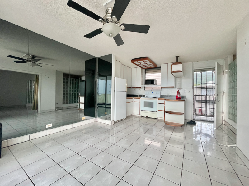 1914 University Ave - Photo 5 of 16