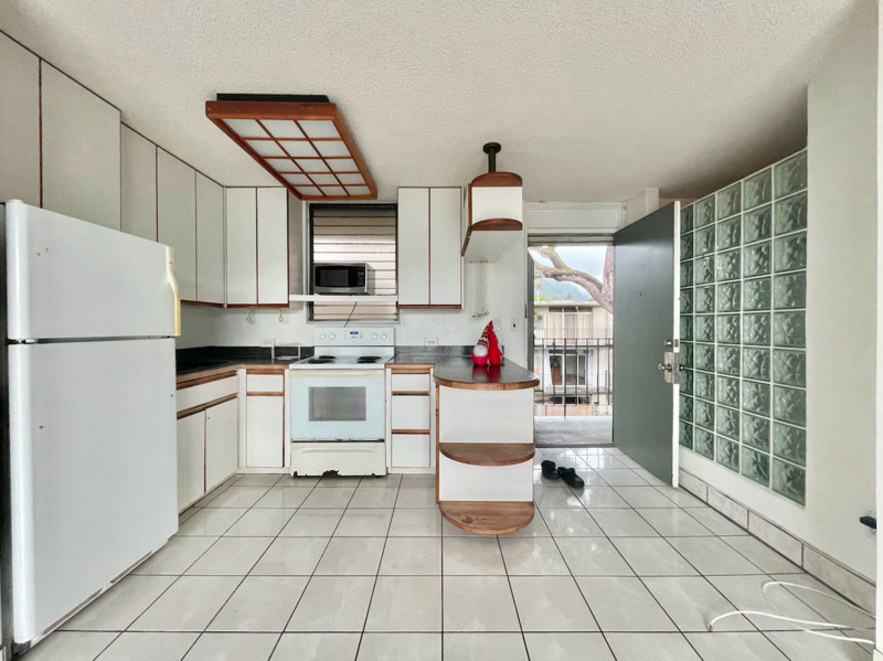 1914 University Ave - Photo 7 of 16