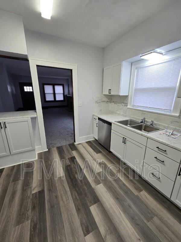 341 N Grove Dr - Photo 5 of 13