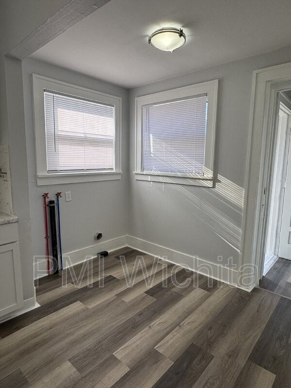 341 N Grove Dr - Photo 7 of 13