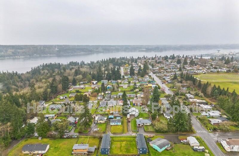 2831 Ne Center St #1 - Photo 4 of 9