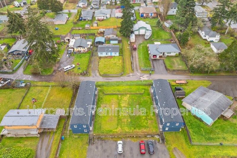 2831 Ne Center St #1 - Photo 5 of 9