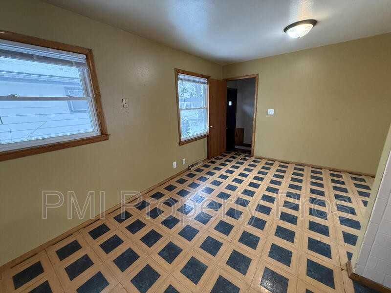 5836 N 75th St - Photo 3 of 17