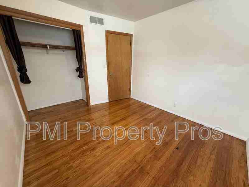 5836 N 75th St - Photo 5 of 17