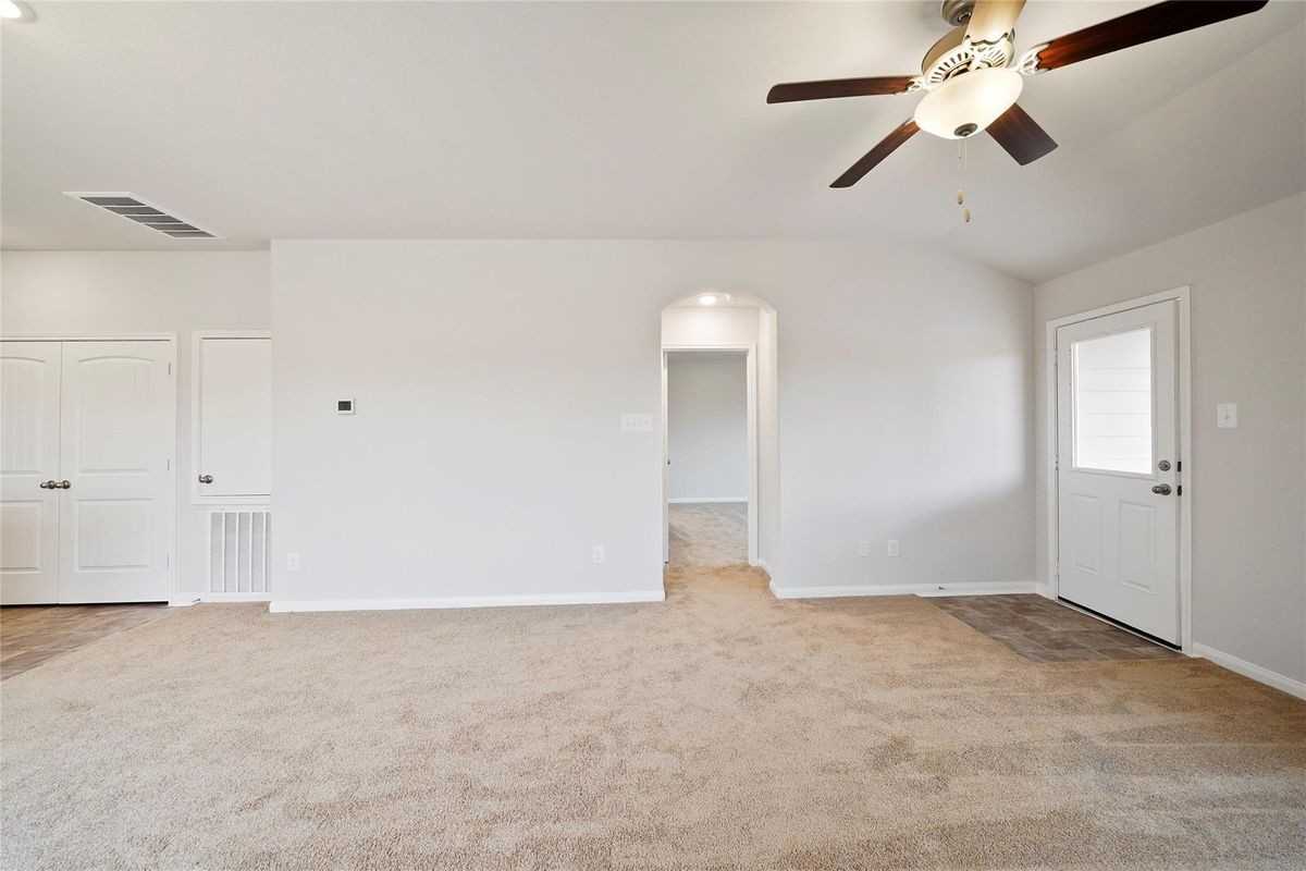 18407 Christine Elizabeth Ln - Photo 6 of 16