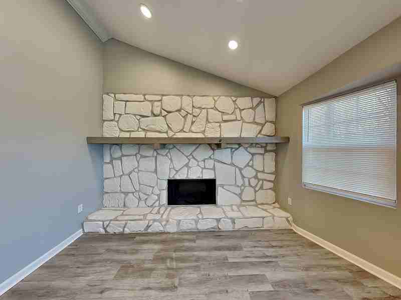 5835 Brenda Dr - Photo 3 of 19