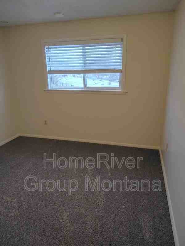 1734 Stoddard St #5 - Photo 3 of 7