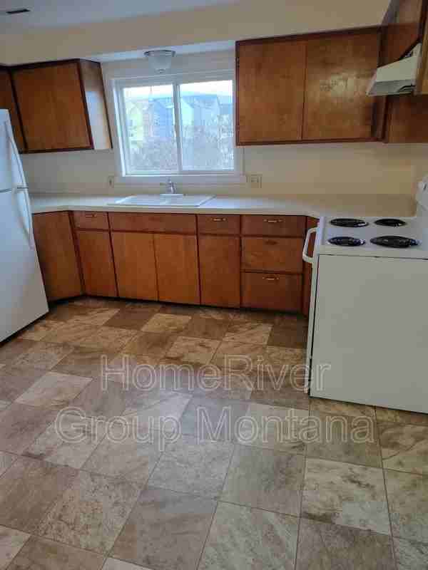 1734 Stoddard St #5 - Photo 4 of 7