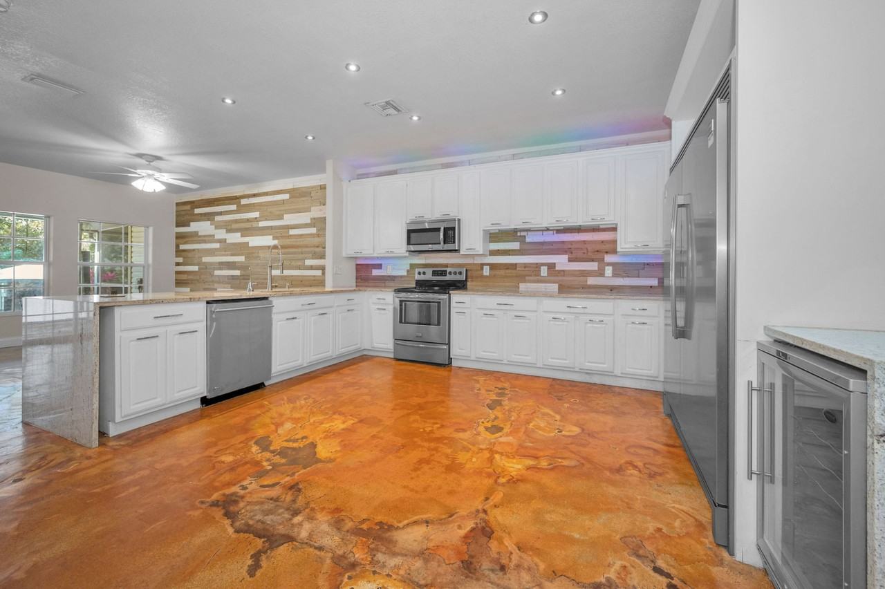 929 Woodbridge Ct - Photo 6 of 50