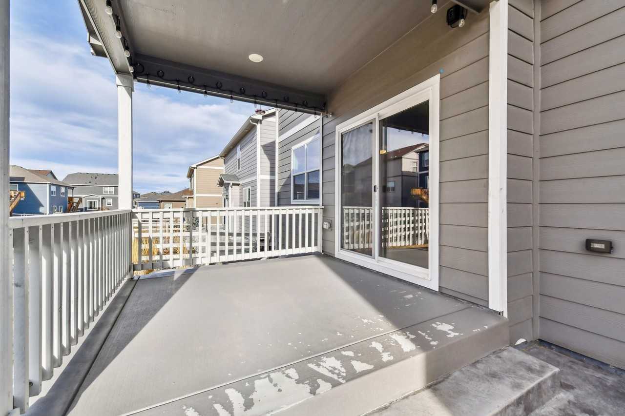 477 Rosette St - Photo 3 of 40