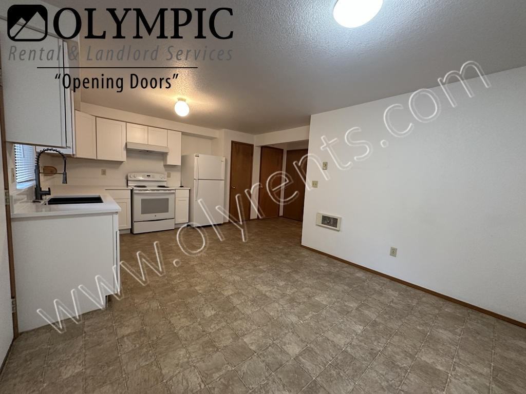 1014 Boundary St Se - Photo 6 of 16