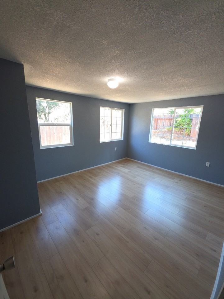 4216 Sunset Ave - Photo 3 of 18