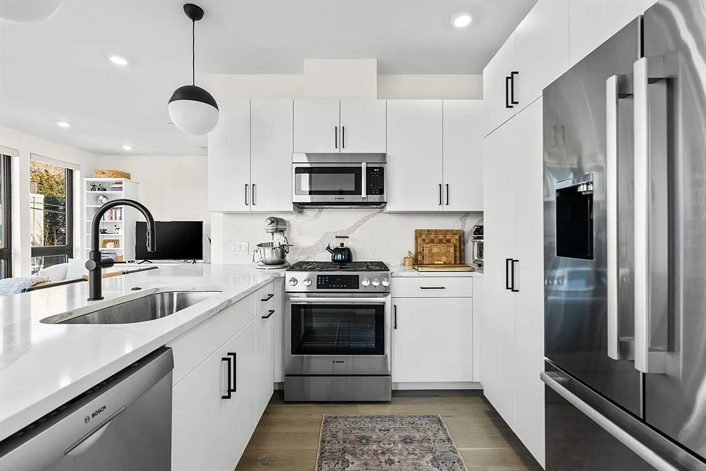 11 Tafthill Ter - Photo 2 of 18