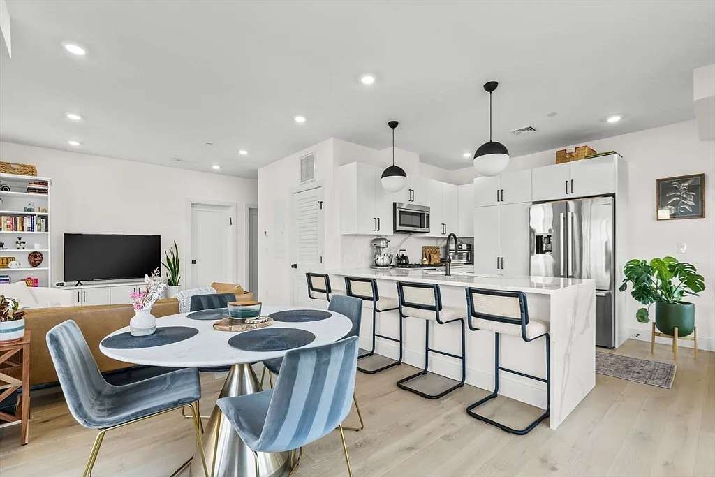 11 Tafthill Ter - Photo 3 of 18