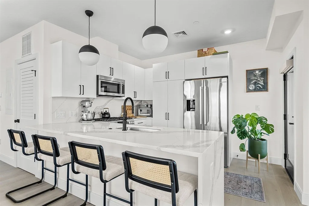 11 Tafthill Ter - Photo 4 of 18