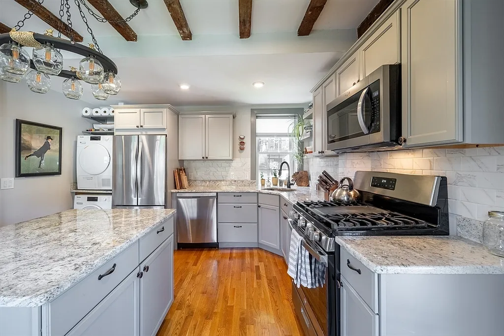 8 Williams St - Photo 7 of 19